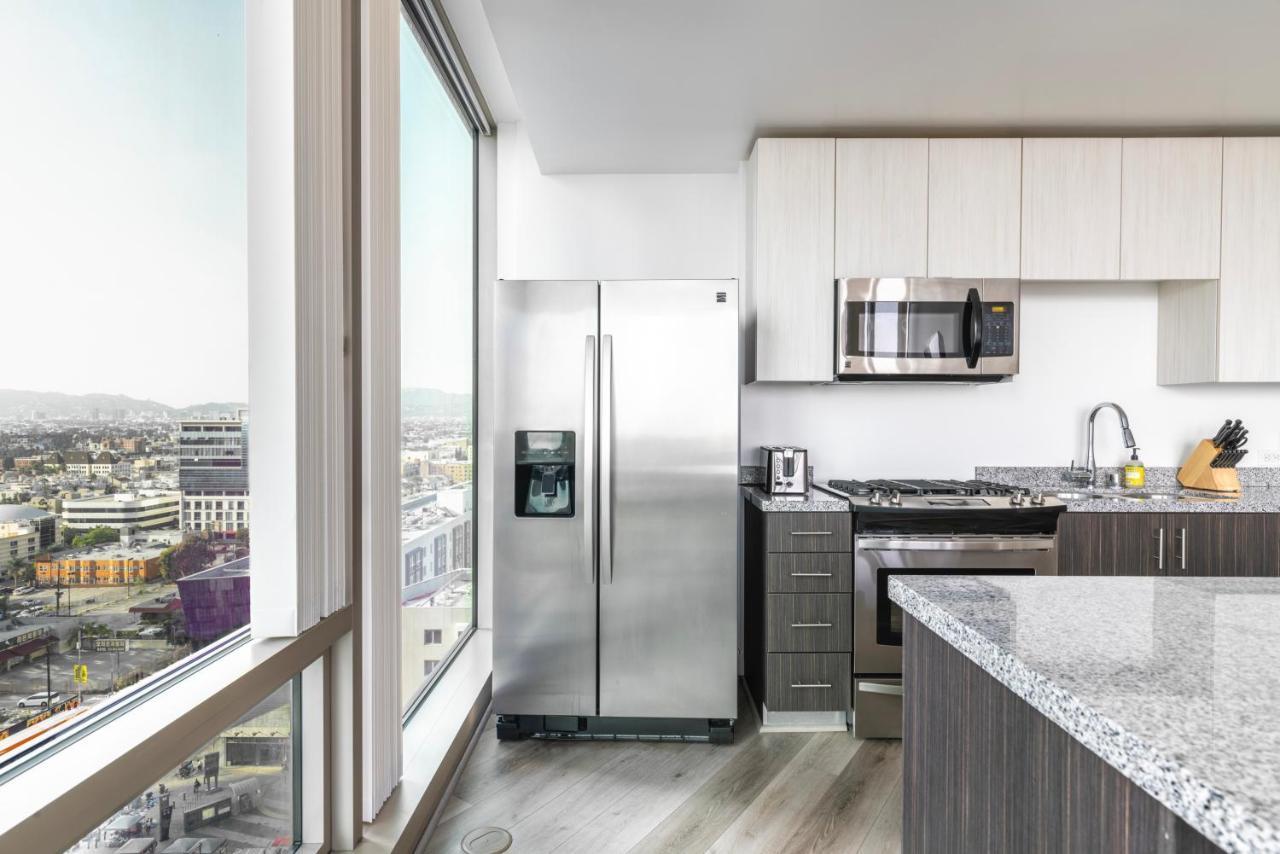 2br Luxury Highrise Hollywood
