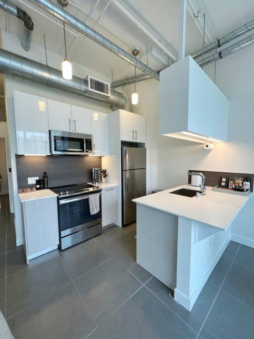 Modern Loft In Dtla - Rooftop Pool & Free Parking! * Los Angeles