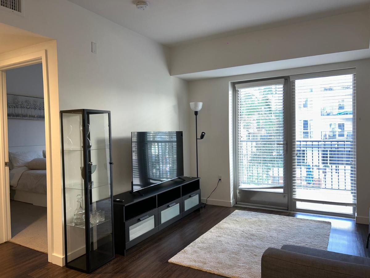 Luxury In Hollywood Apartment *