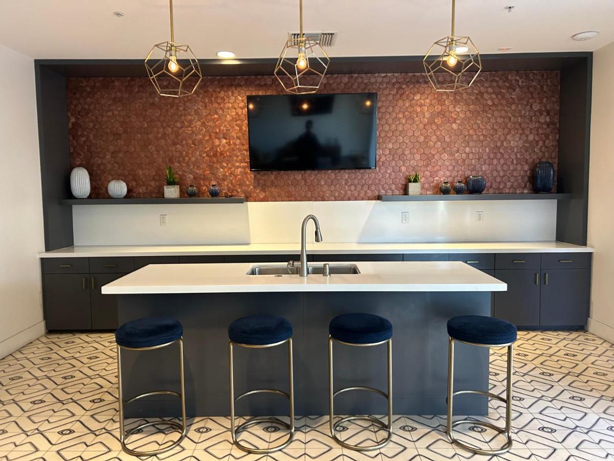 Apartment Luxury In Hollywood