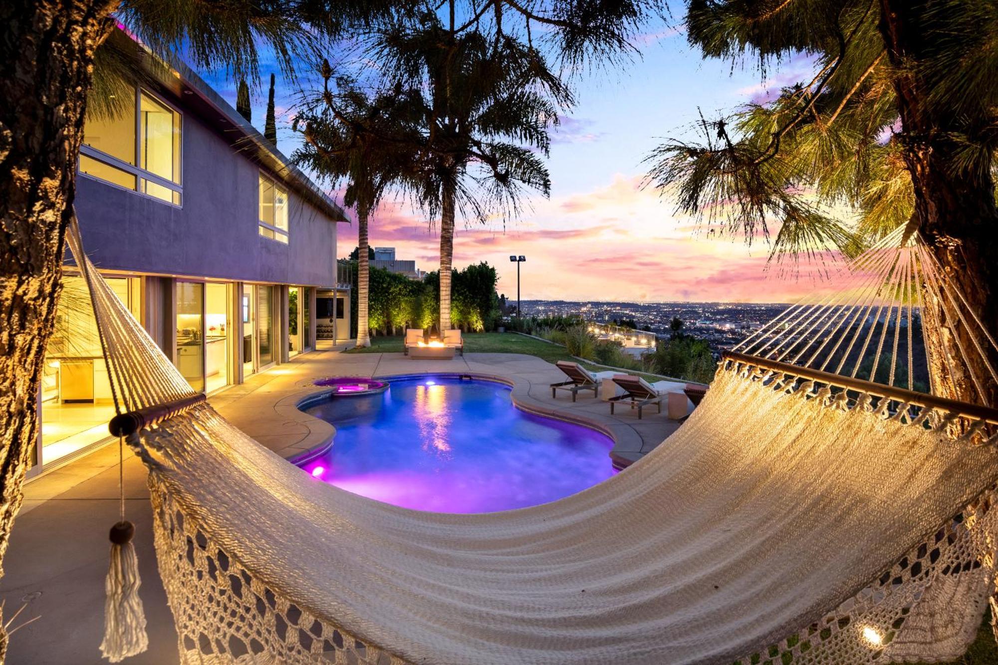 Hollywood Hills Luxury Modern With Pool & Sunset Views