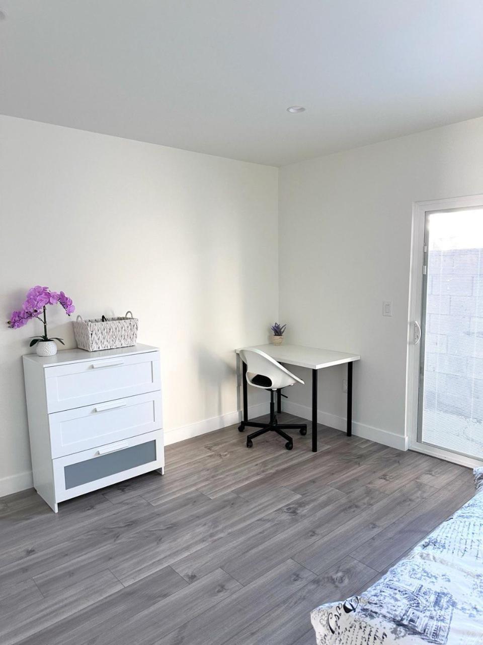 Holiday home New Built House In Los Angeles And Hottube! *