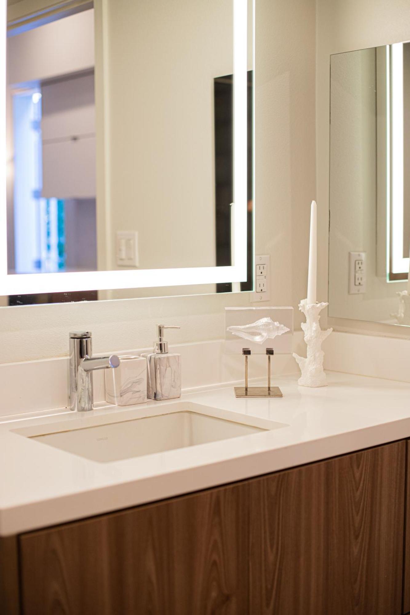Apartment Luxury In The Prime Hollywood Location Los Angeles