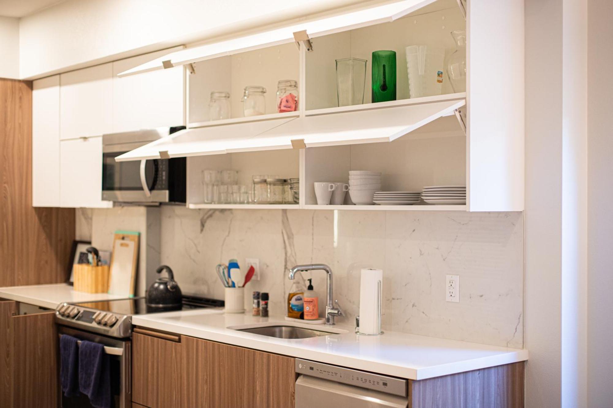 Luxury In The Prime Hollywood Location Apartment