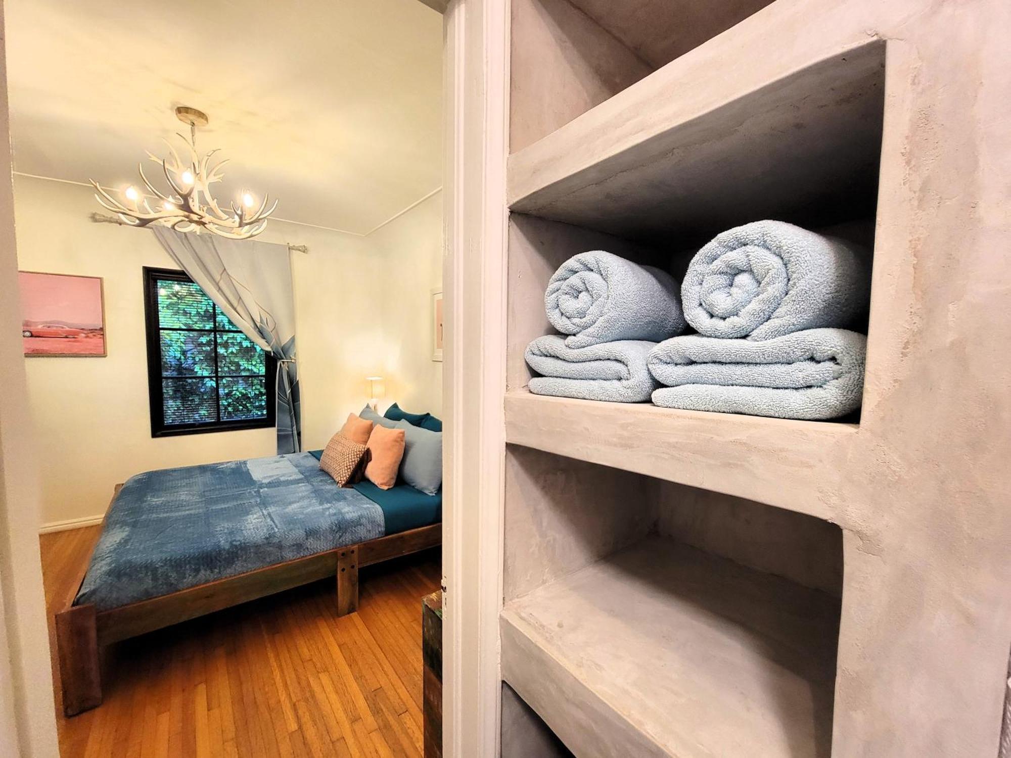 Encanto! Enchanted 3 Bedroom Private Near Lacma Holiday home Los Angeles