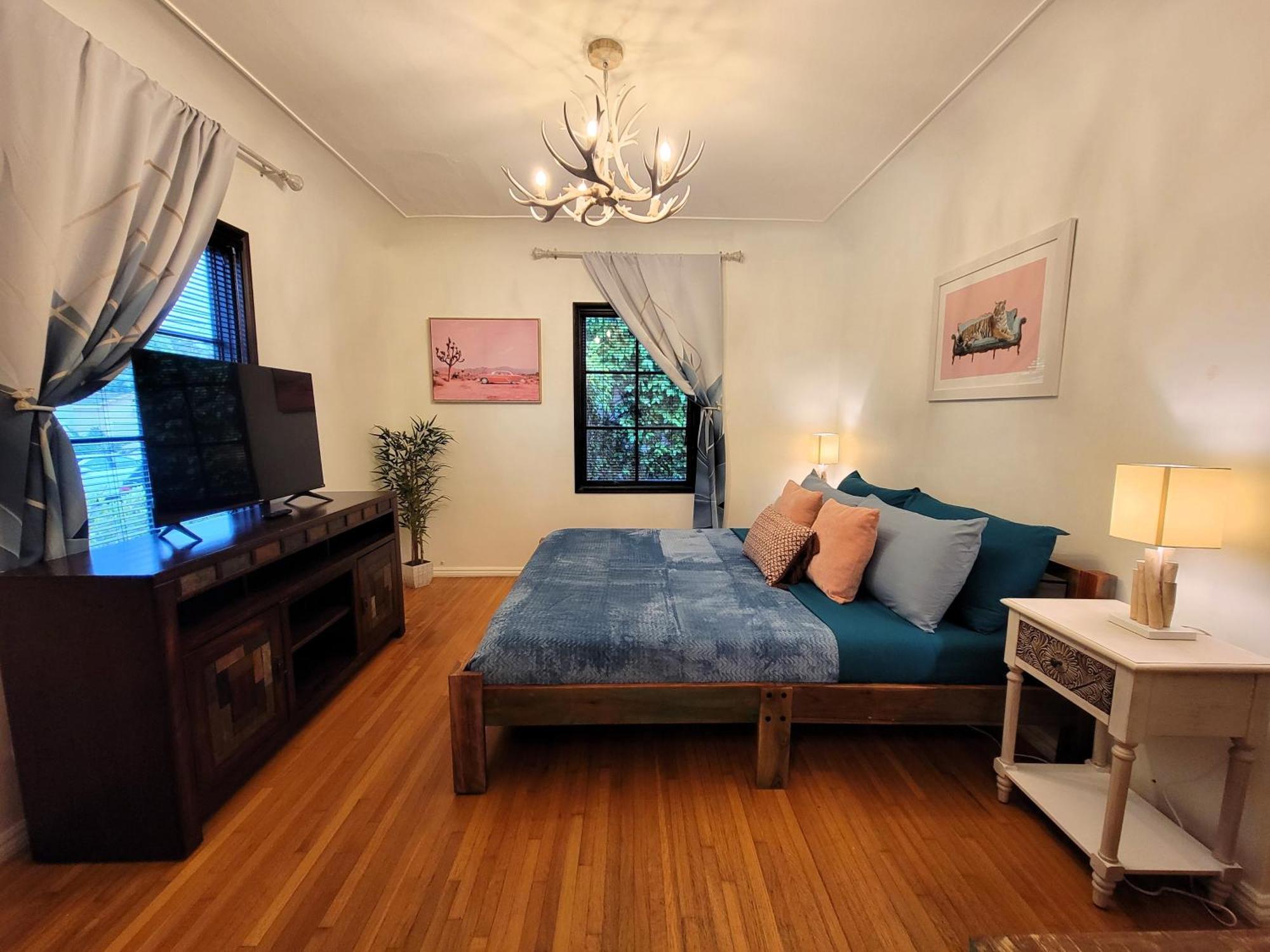 Encanto! Enchanted 3 Bedroom Private Near Lacma Holiday home Los Angeles