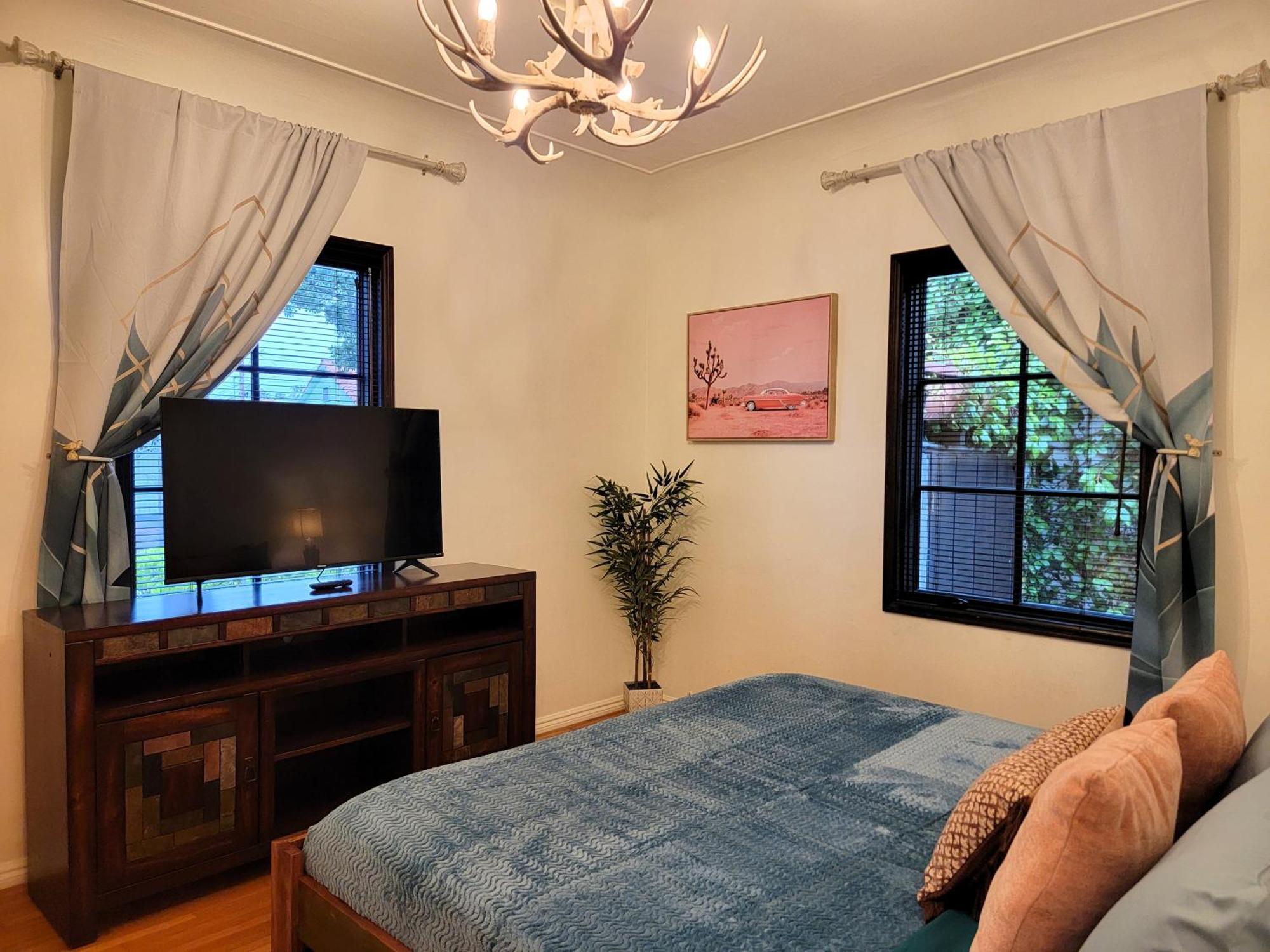 Holiday home Encanto! Enchanted 3 Bedroom Private Near Lacma *