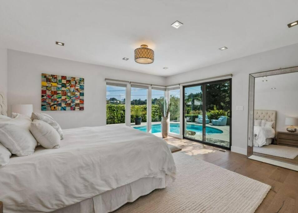 Hollywood Hills Oasis: The Ultimate Luxury Retreat Villa Los Angeles