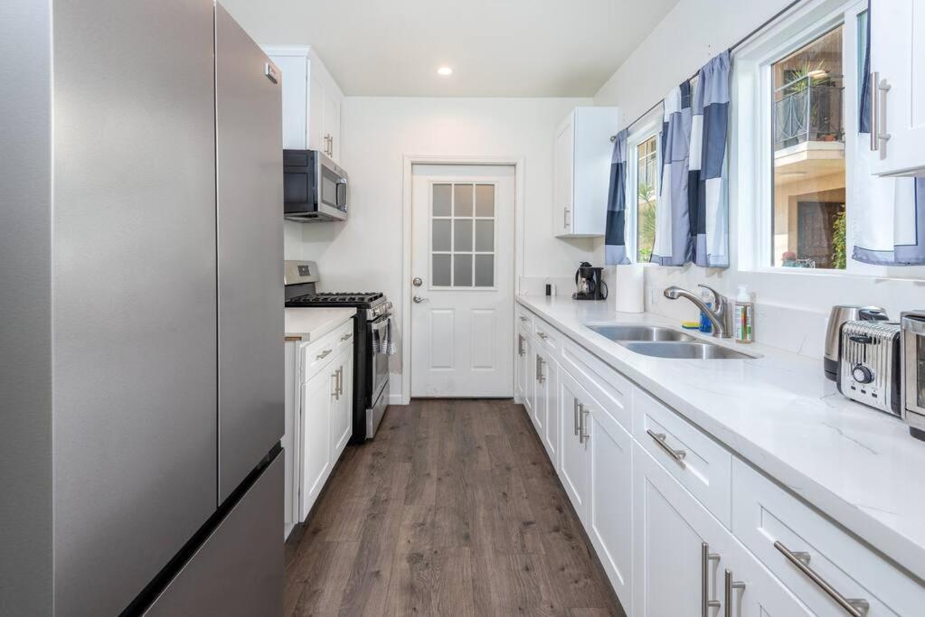 Chic And Spacious 3br Gem In La Apartment *