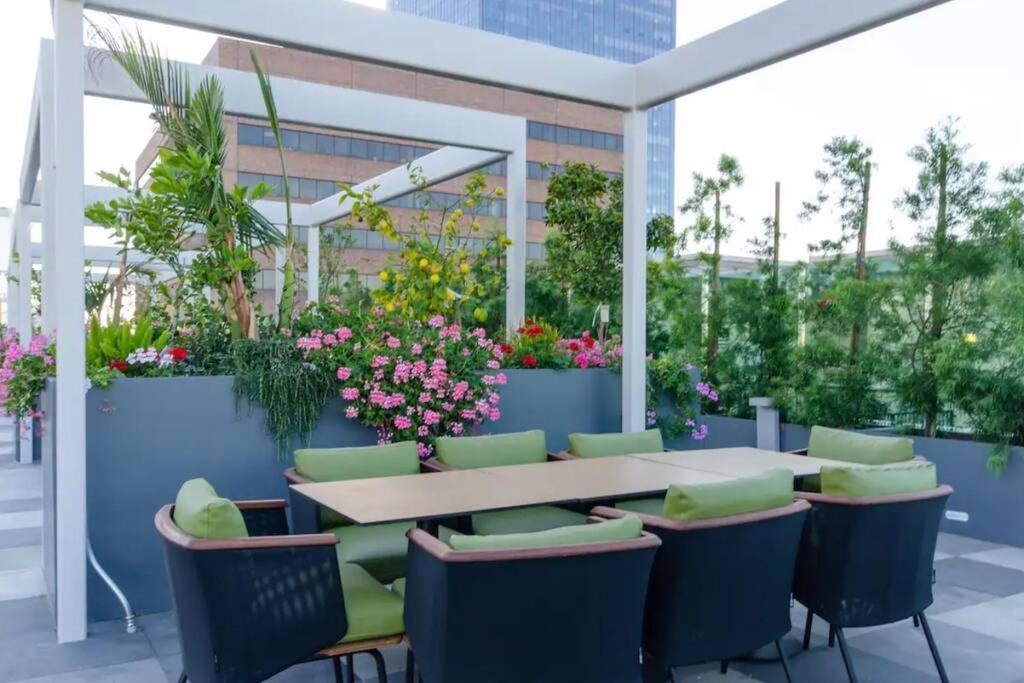 Apartment Cripto Arena In 5 Min Sleeps 9 Three Bedrooms Los Angeles