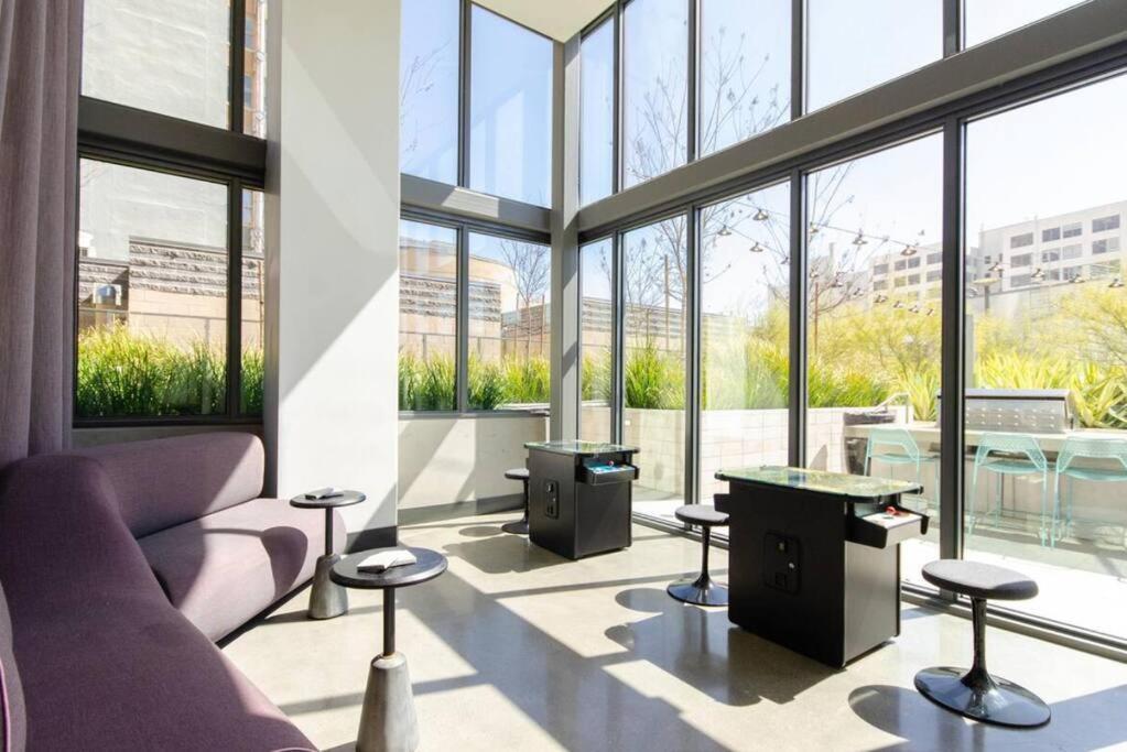 Apartment Cripto Arena In 5 Min Sleeps 9 Three Bedrooms