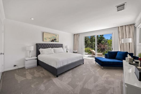 The Shadow Hill Luxury