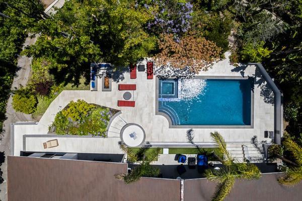 The Shadow Hill Luxury *
