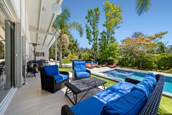 The Shadow Hill Luxury