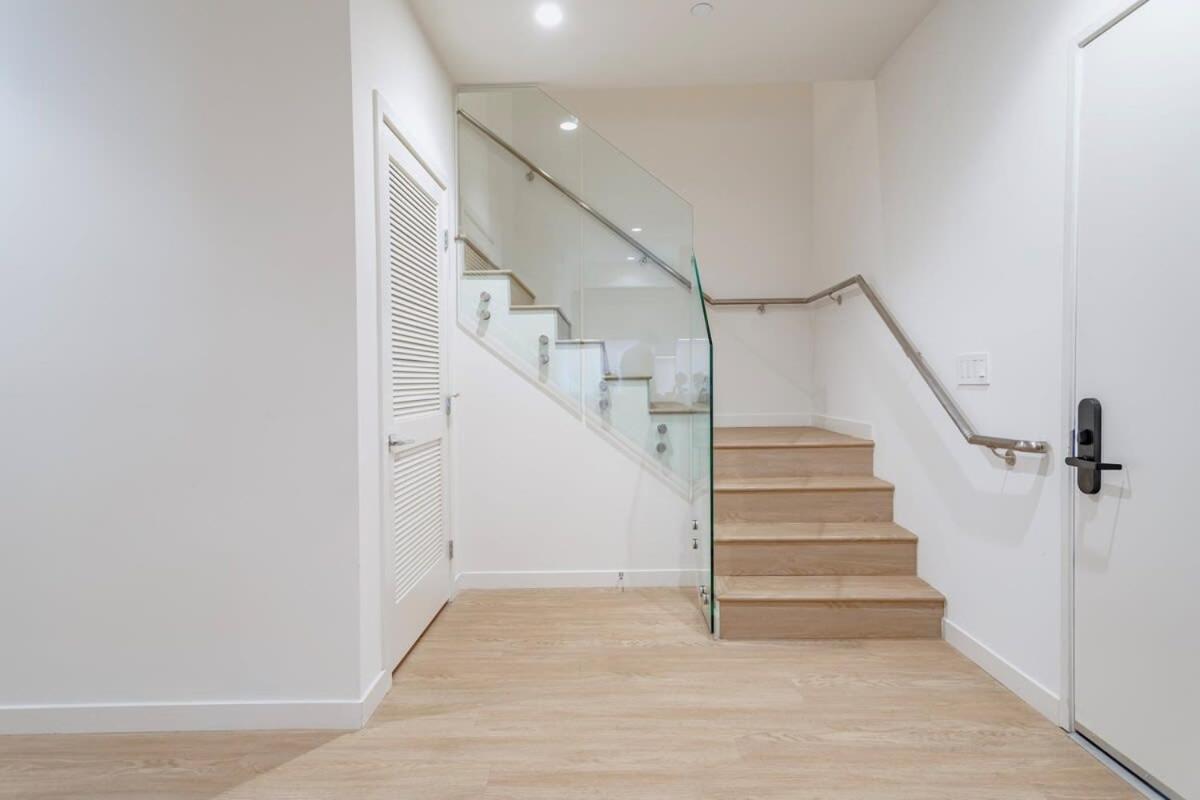 New Coliving W Full Bedroom Ucla Area