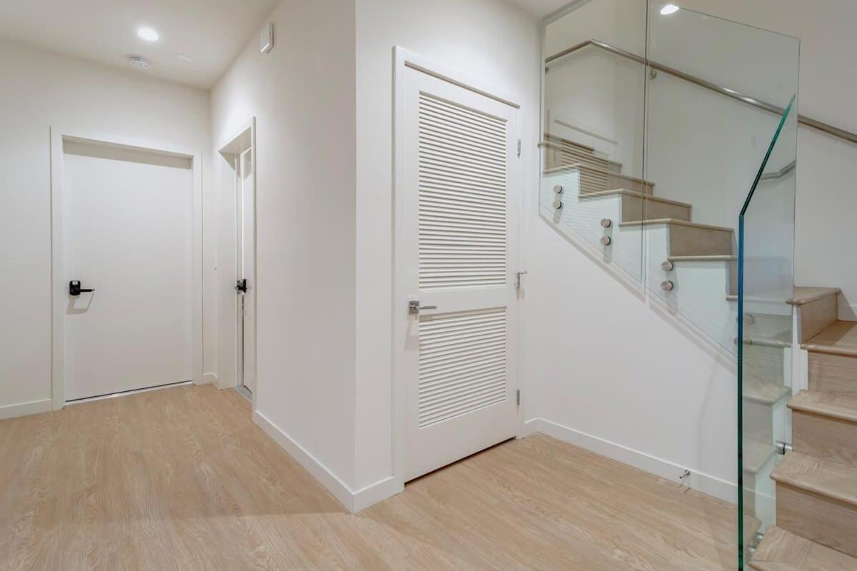 New Coliving W Full Bedroom Ucla Area Apartment