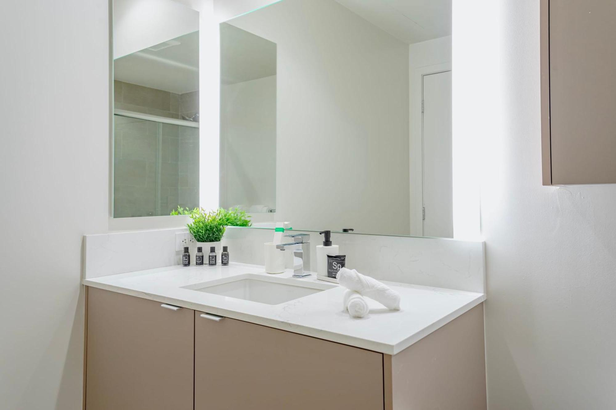 New Sunny&spacious W Full Kitchen Near Ucla Apartment