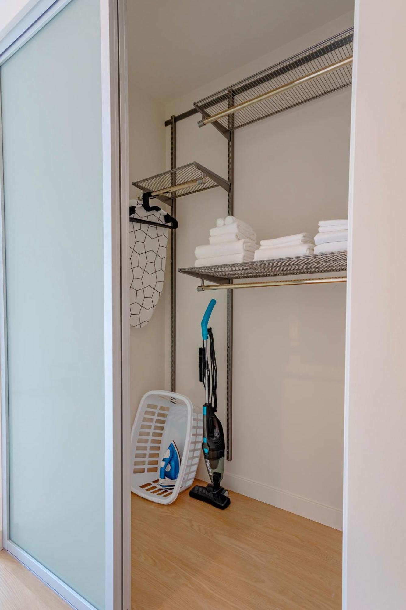 New Sunny&spacious W Full Kitchen Near Ucla Los Angeles