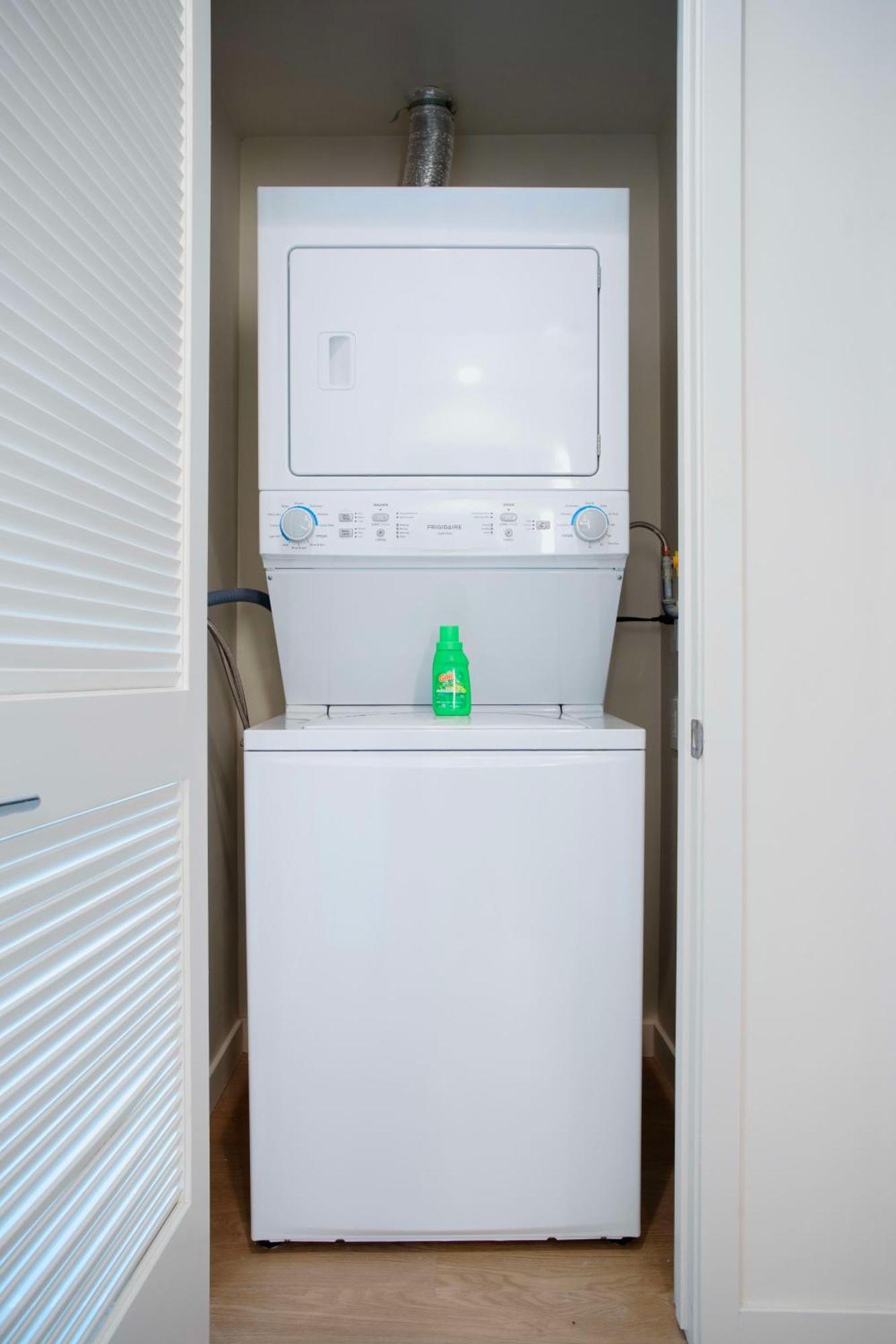 New Sunny&spacious W Full Kitchen Near Ucla Apartment