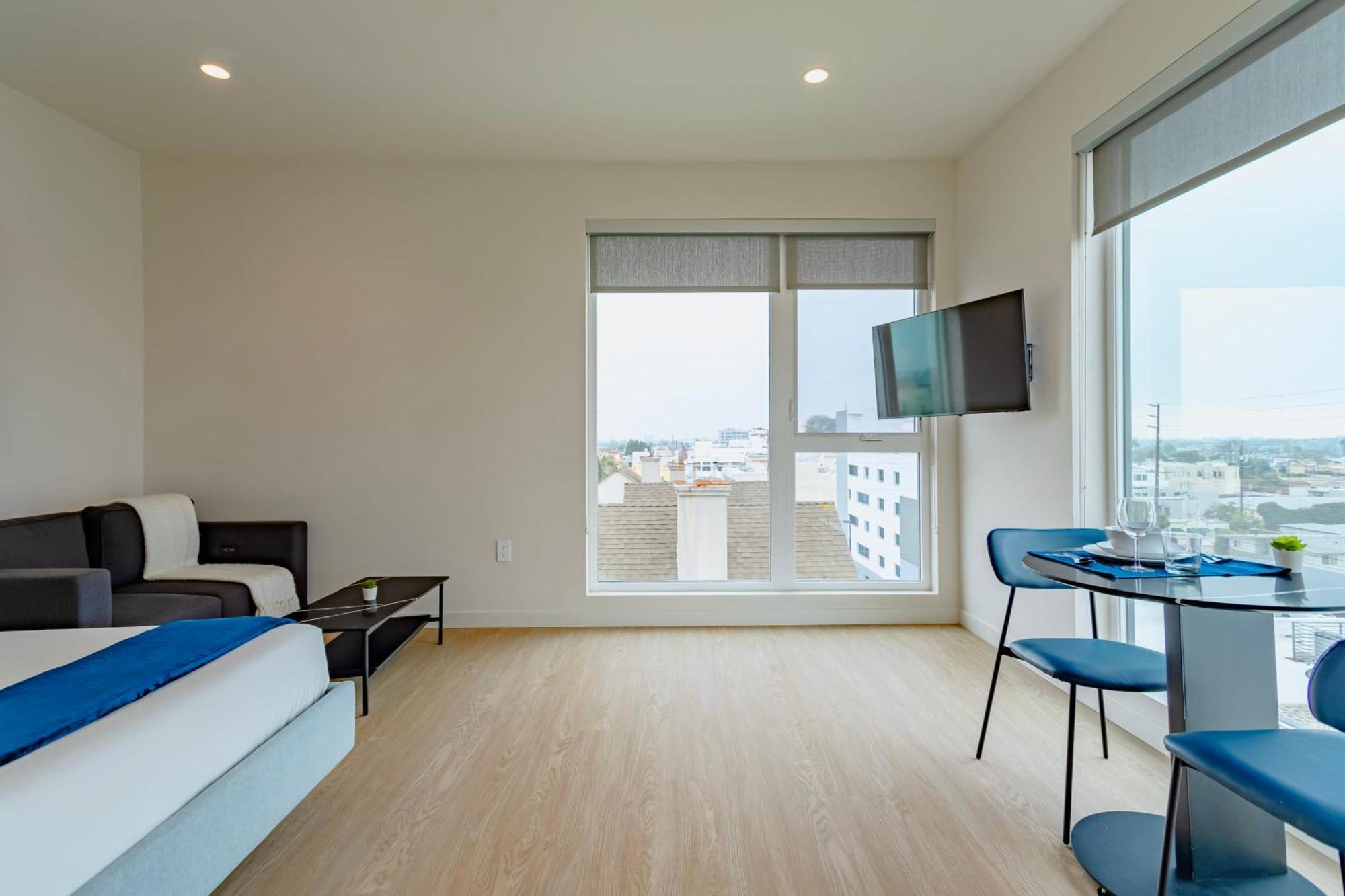 New Sunny&spacious W Full Kitchen Near Ucla *