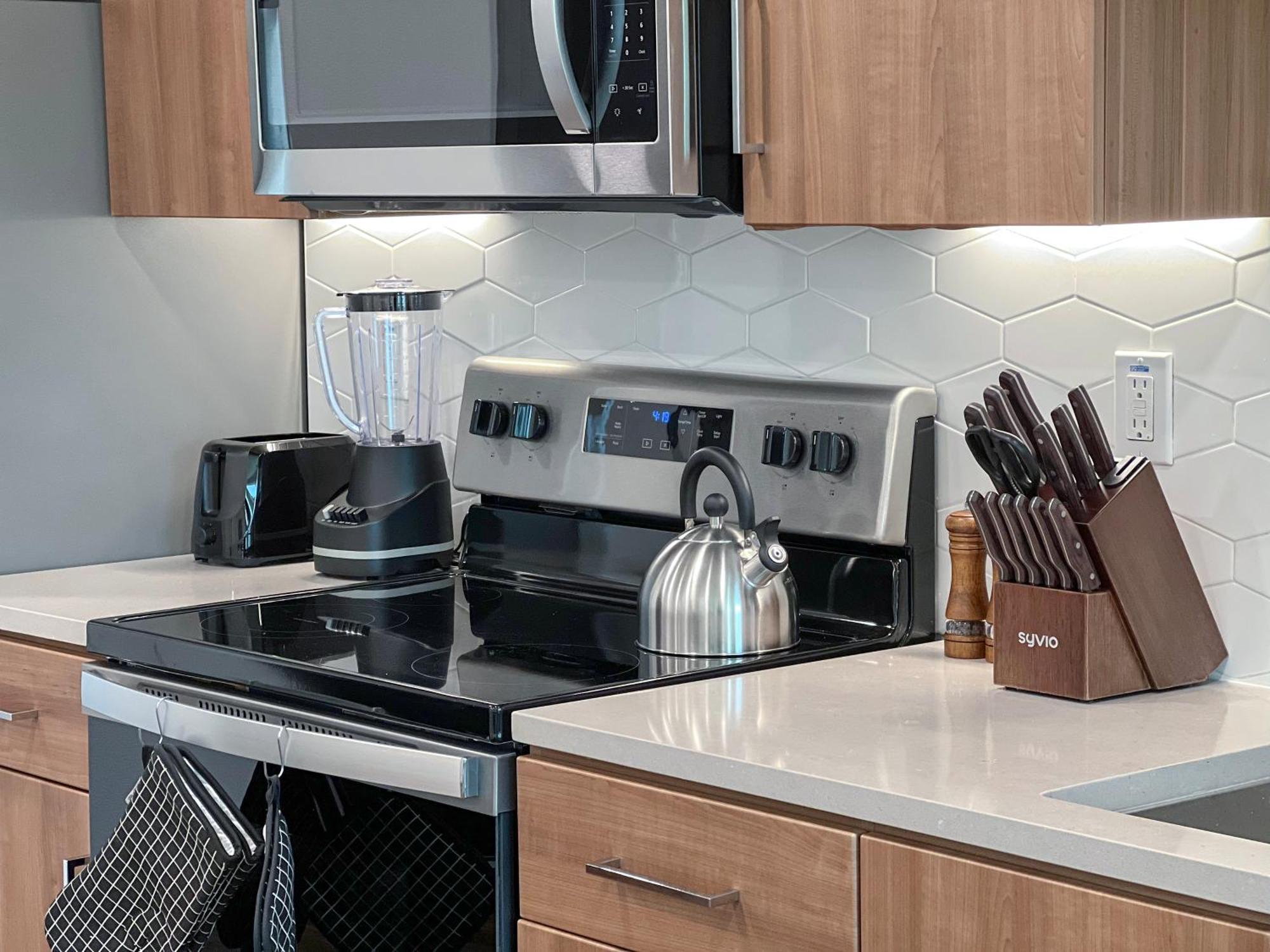 Luxurious Hollywood View - Free Parking Apartment *