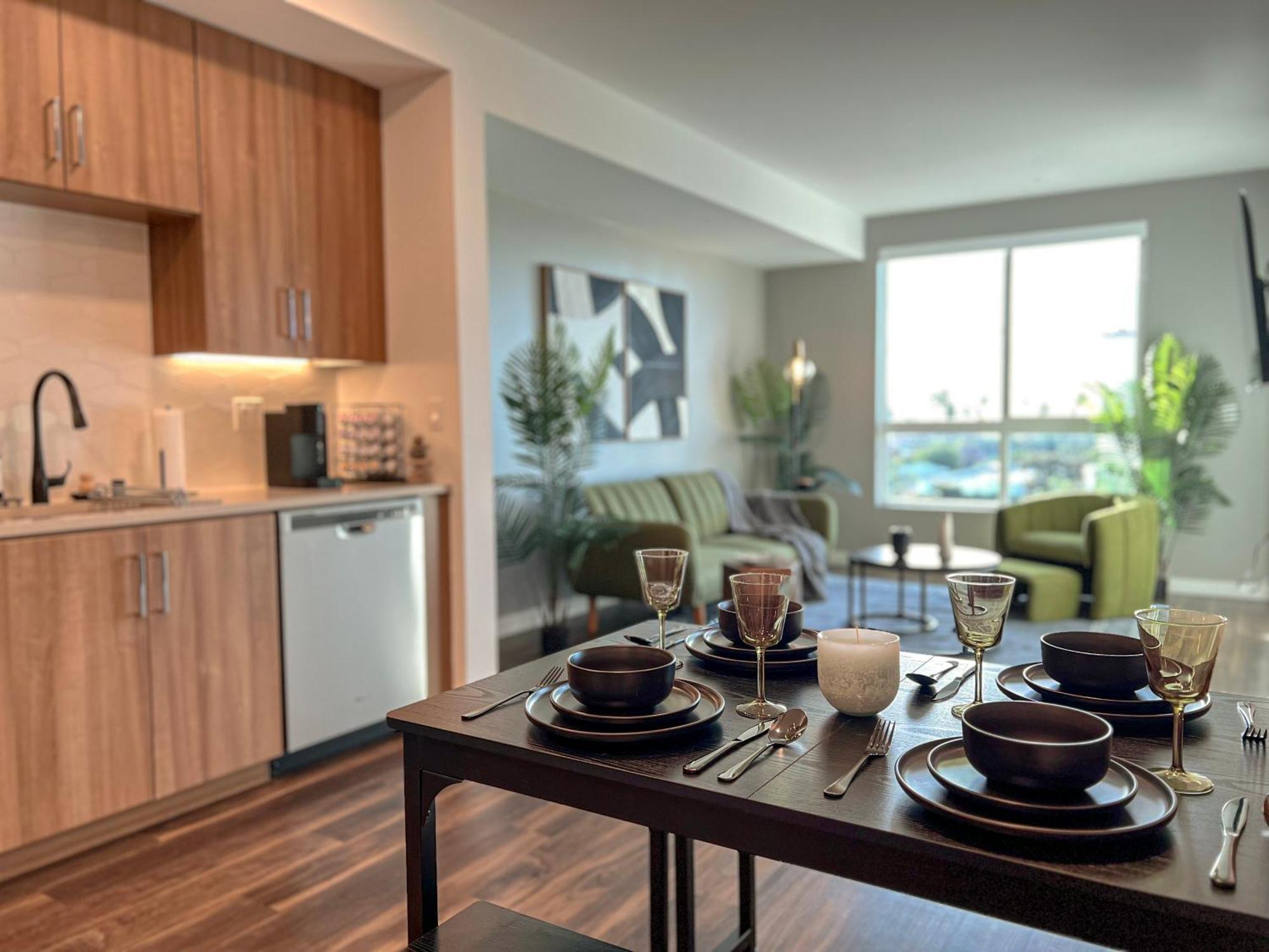 Luxurious Hollywood View - Free Parking Apartment Los Angeles
