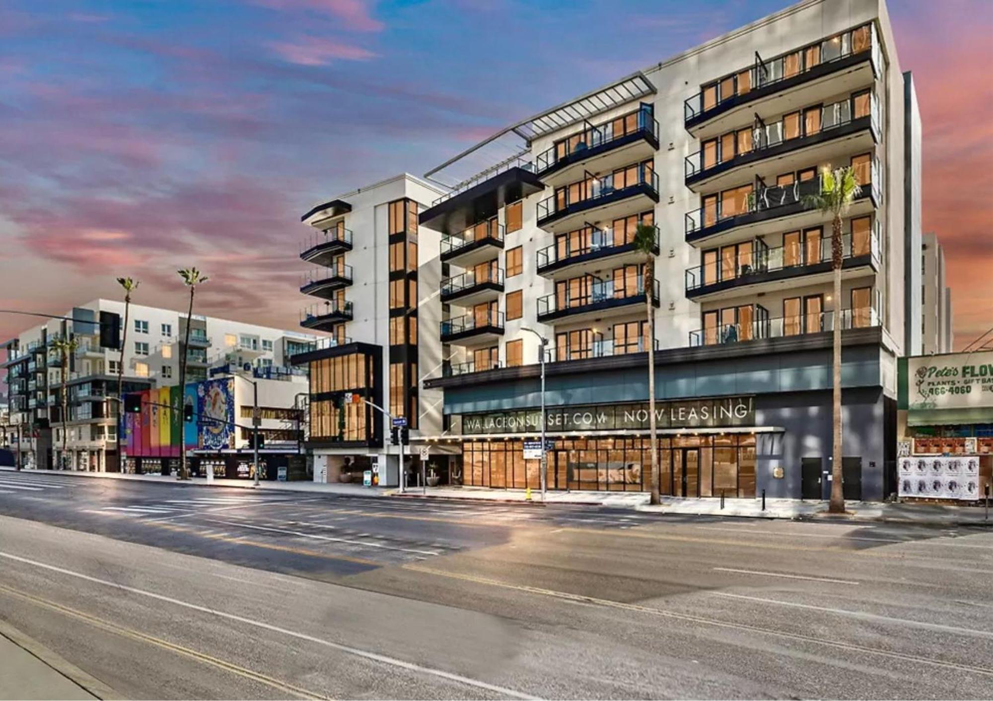Luxurious Hollywood View - Free Parking Apartment Los Angeles