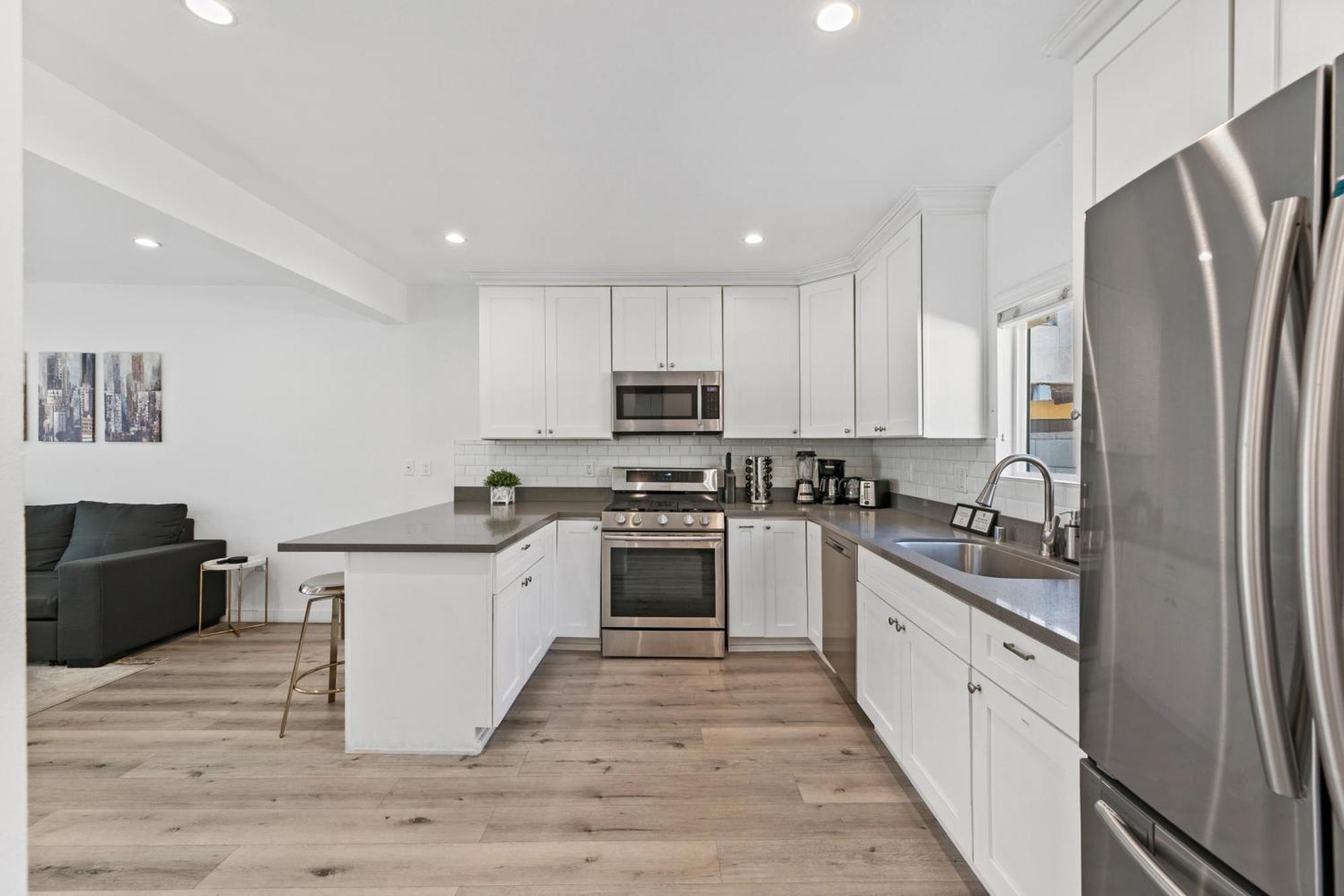 Bed & Breakfast Muirfield Chic With Parking Los Angeles