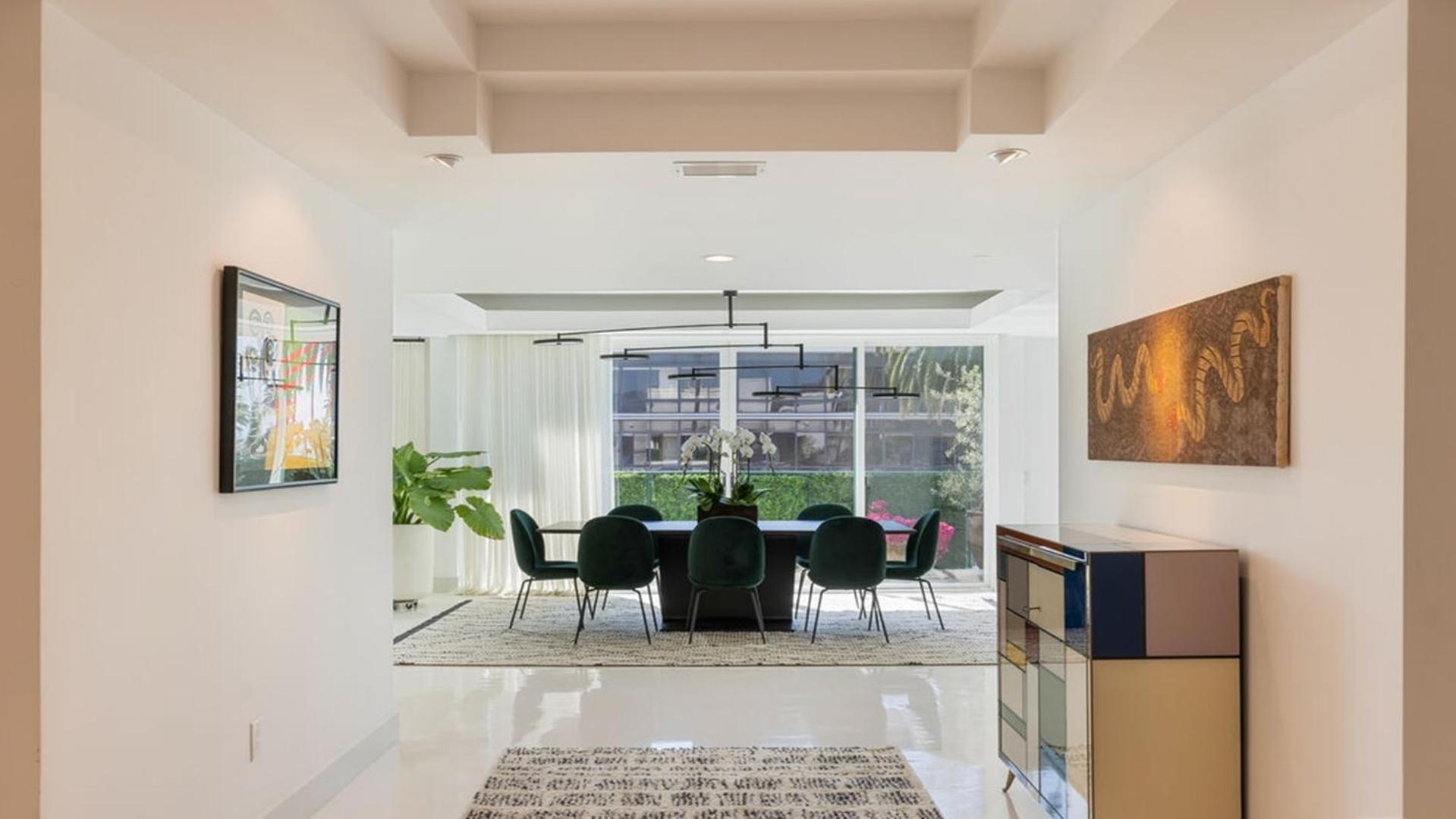 Apartment Desirable Three Bedrooms Luxury Penthouse Los Angeles