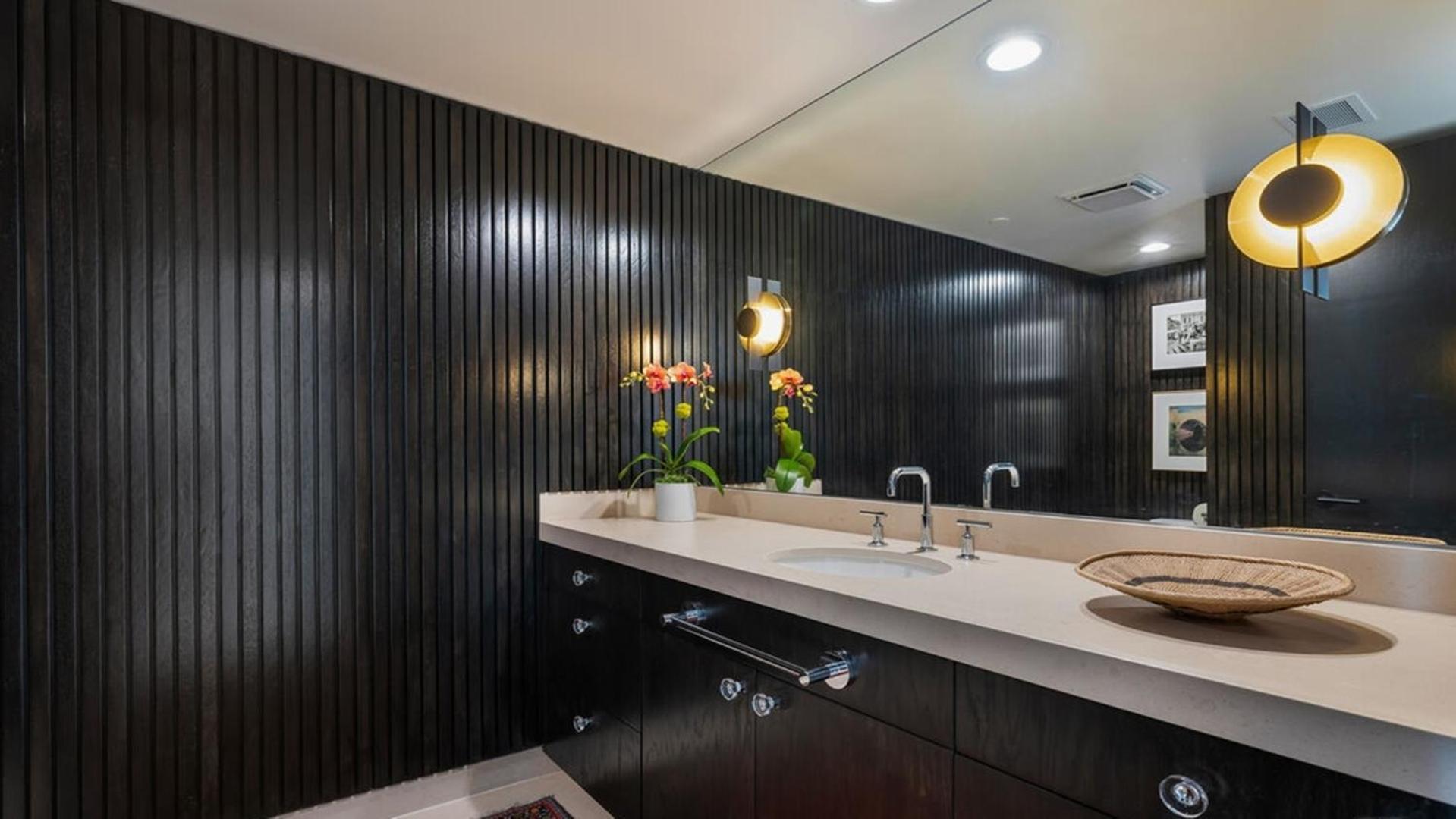 Desirable Three Bedrooms Luxury Penthouse Apartment