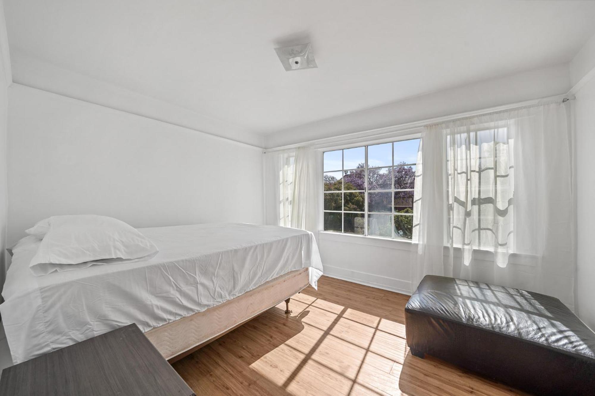 Spacious Chic 5 Bedroom Perfect For Large Group With Parking Los Angeles