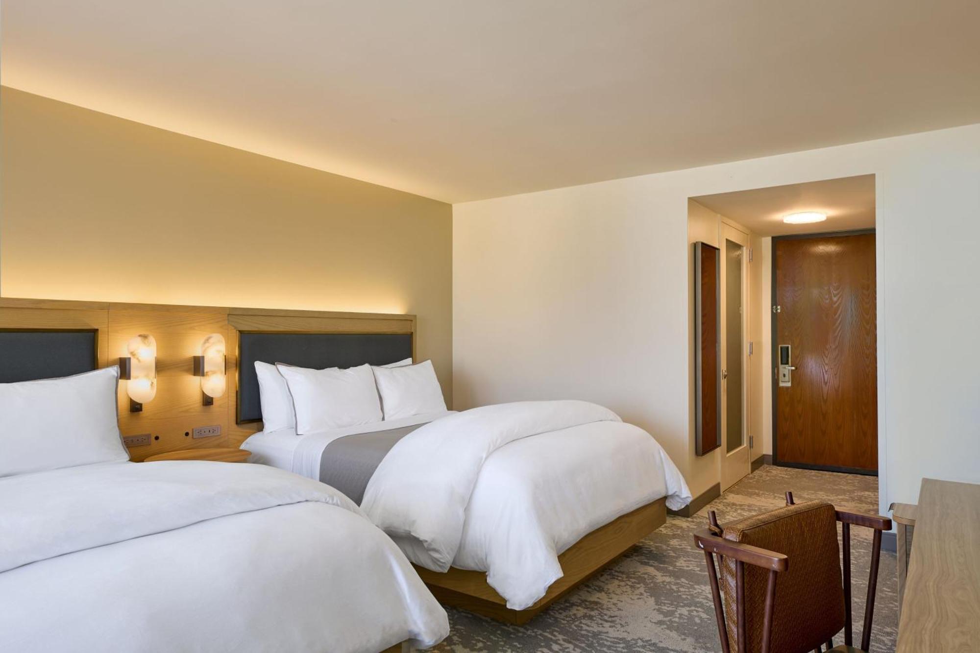 The Westin Angeles Airport Hotel 4*