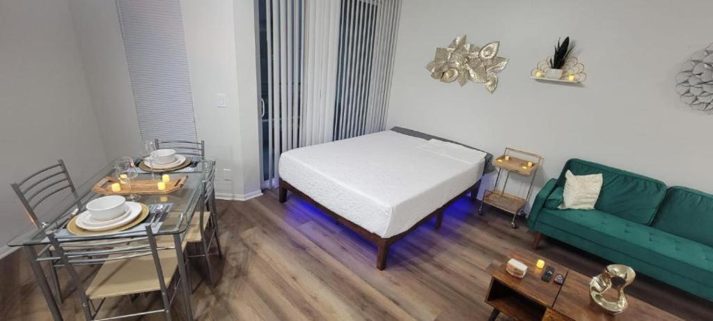 Apartment Elegant In Mdr-venice With Pool, Hottub & Gym