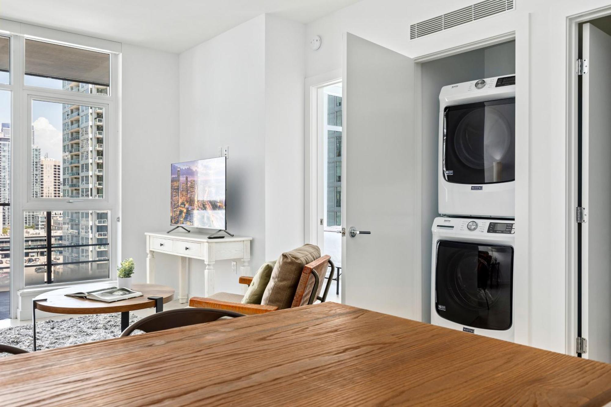 Apartment Monthier Suite, Flower & Crypto Arena, Angeles