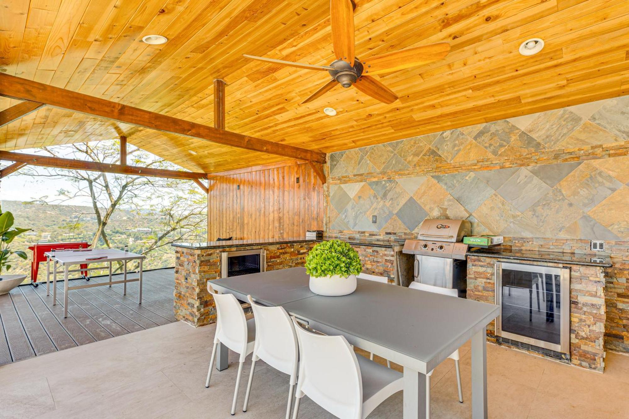 Holiday home Angeles With Private Pool, Mtn And View!