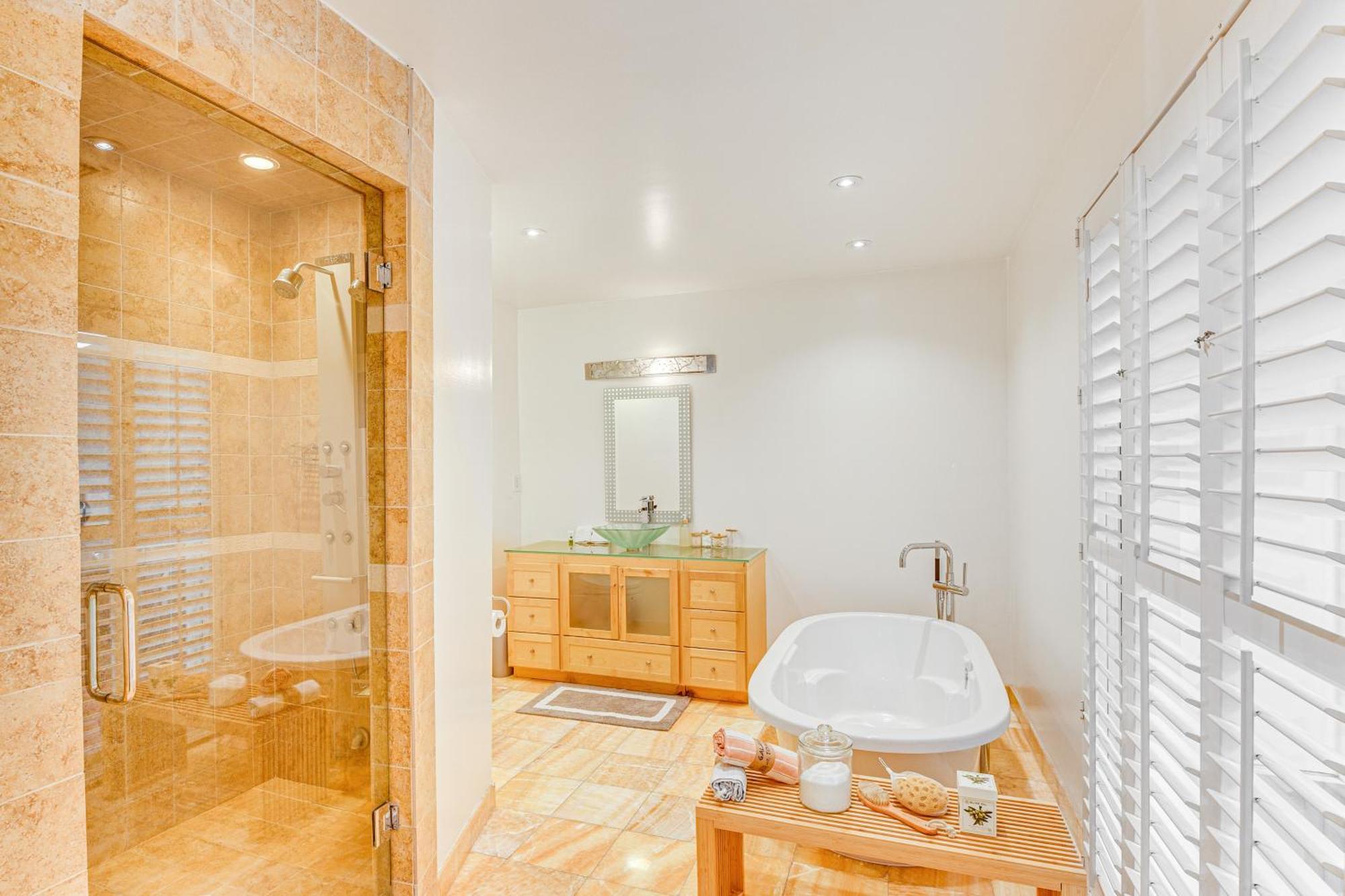 Angeles With Private Pool, Mtn And View! Holiday home