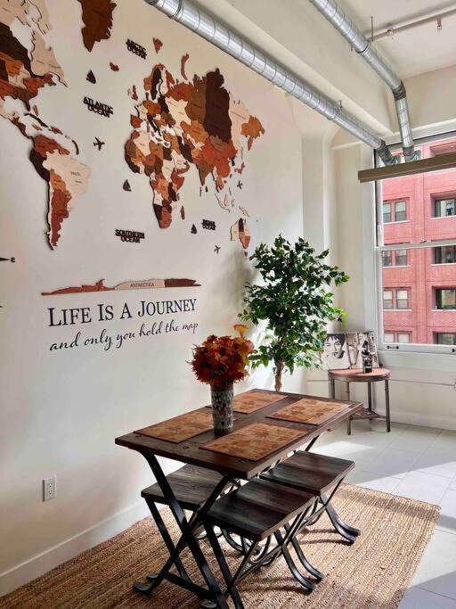 Iconic Heart Of Dtla Loft With Rooftop Pool Jacuzzi Gym Apartment *