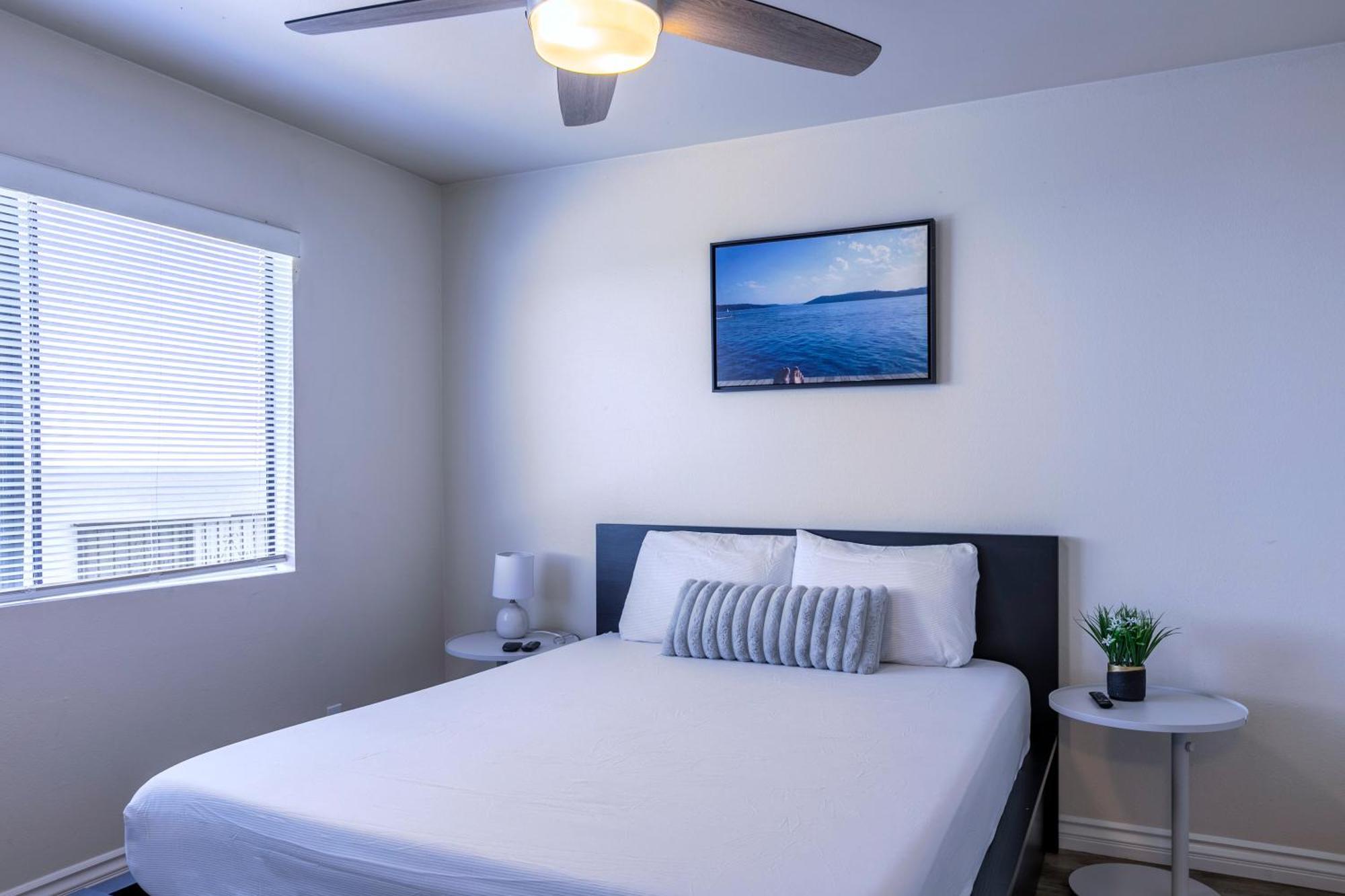 Cozy 2bdr - Entertainment, Sports, Restaurants And More! Apartment *