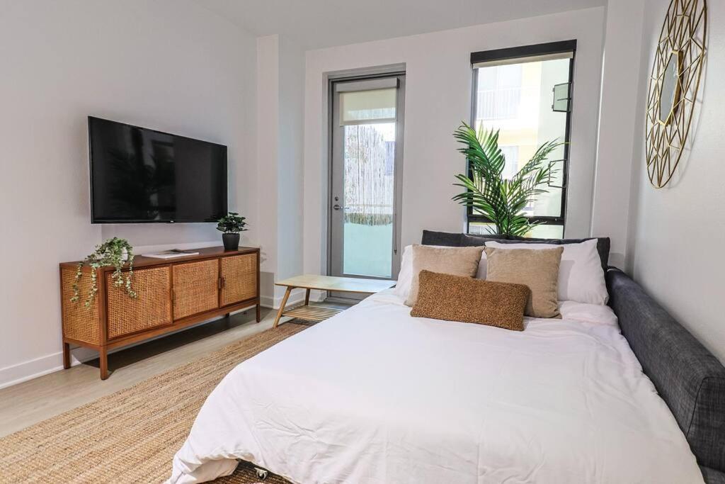 Apartamento Stylish 2bdr & 2bth - 15 Mins Walk To The Beach! Los Angeles