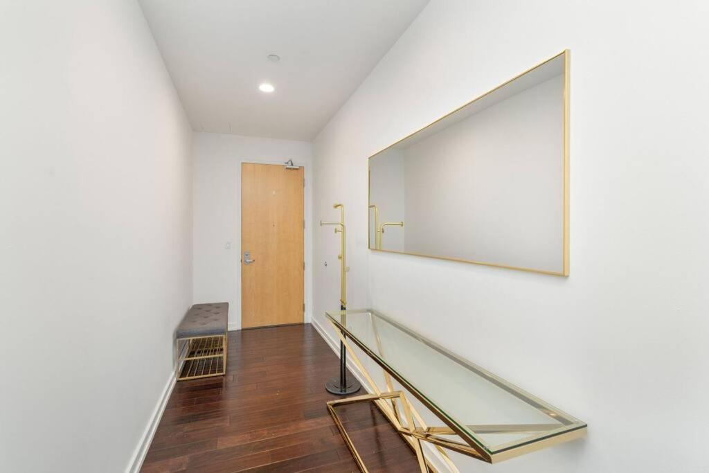 Downtown La With The Breathtaking View 2 Bedrooms And Parking Space Los Angeles