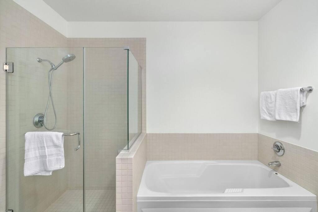 Downtown La With The Breathtaking View 2 Bedrooms And Parking Space * Los Angeles