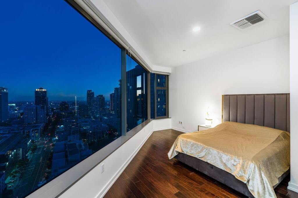 Downtown La With The Breathtaking View 2 Bedrooms And Parking Space * Los Angeles