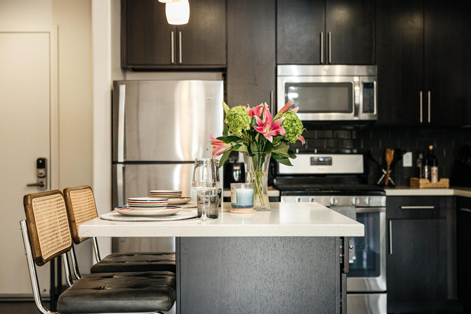 Stylish Vibes 1bd In Weho Apartment *