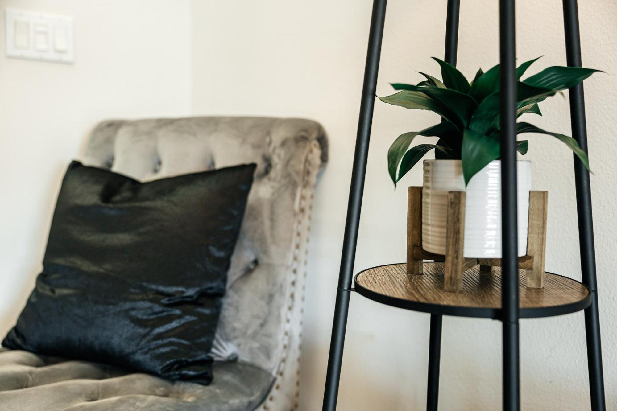 Stylish Vibes 1bd In Weho *