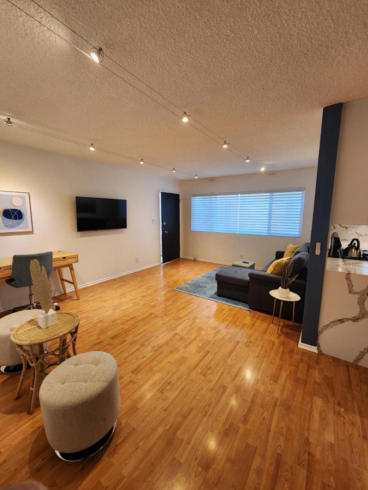 Spacious 1 Bedroom 1 Bath With Parking