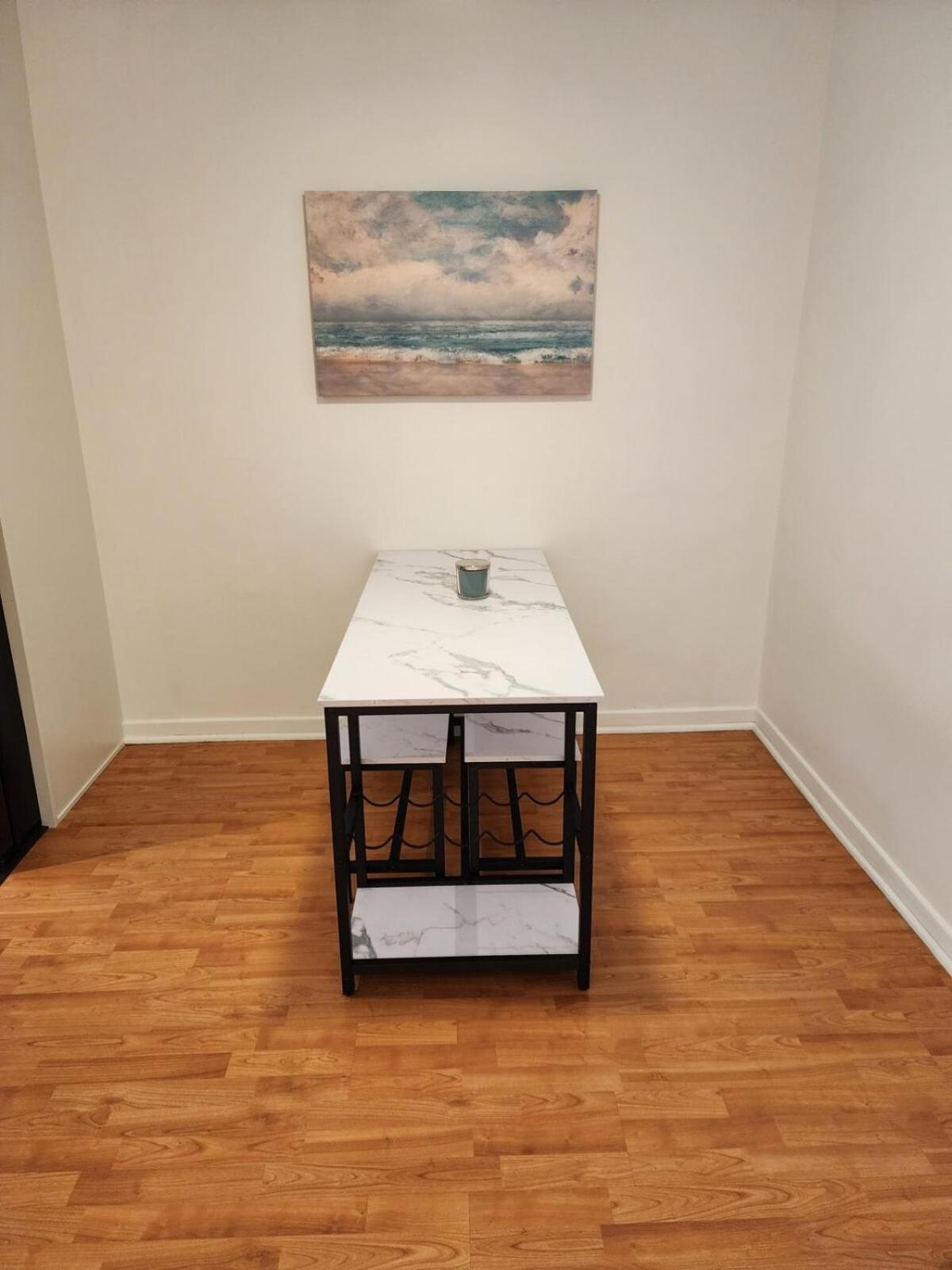 Spacious 1 Bedroom 1 Bath With Parking Los Angeles