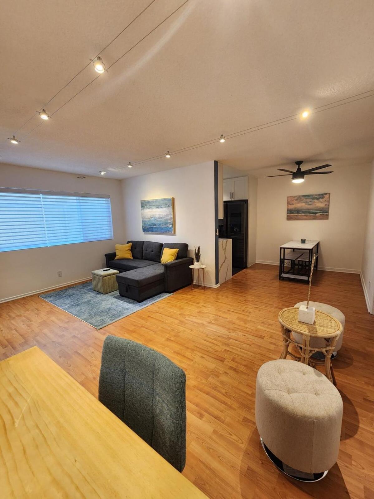 Spacious 1 Bedroom 1 Bath With Parking * Los Angeles