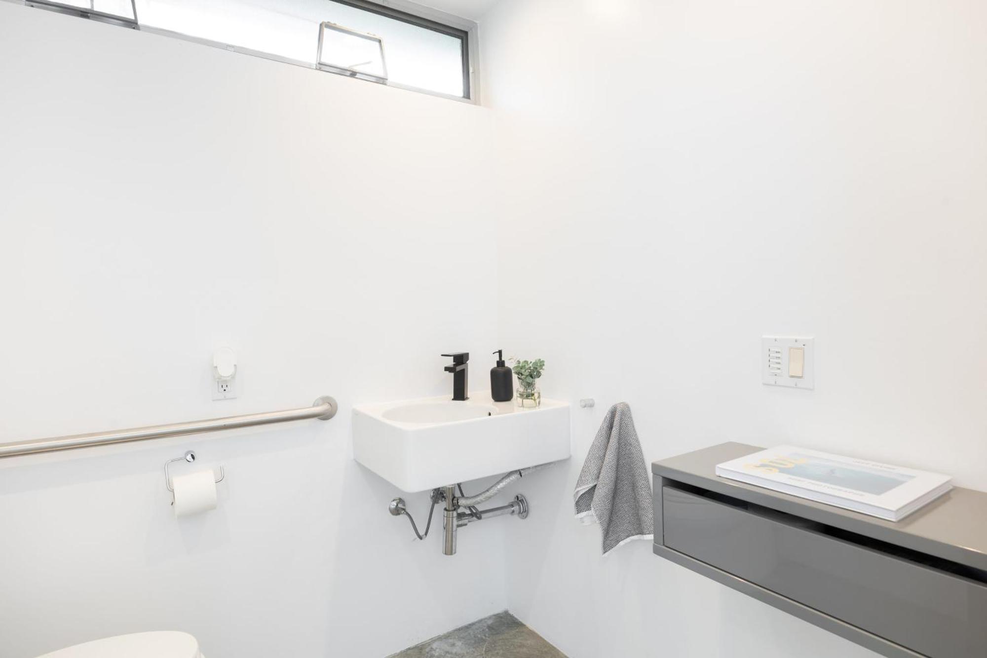 Holiday home Venice View By Avantstay Walk To Venice Beach Rooftop Ice Bath Luxe Design *