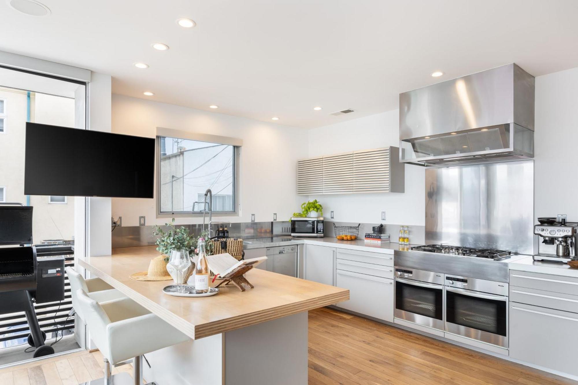 Venice View By Avantstay Walk To Venice Beach Rooftop Ice Bath Luxe Design Holiday home *