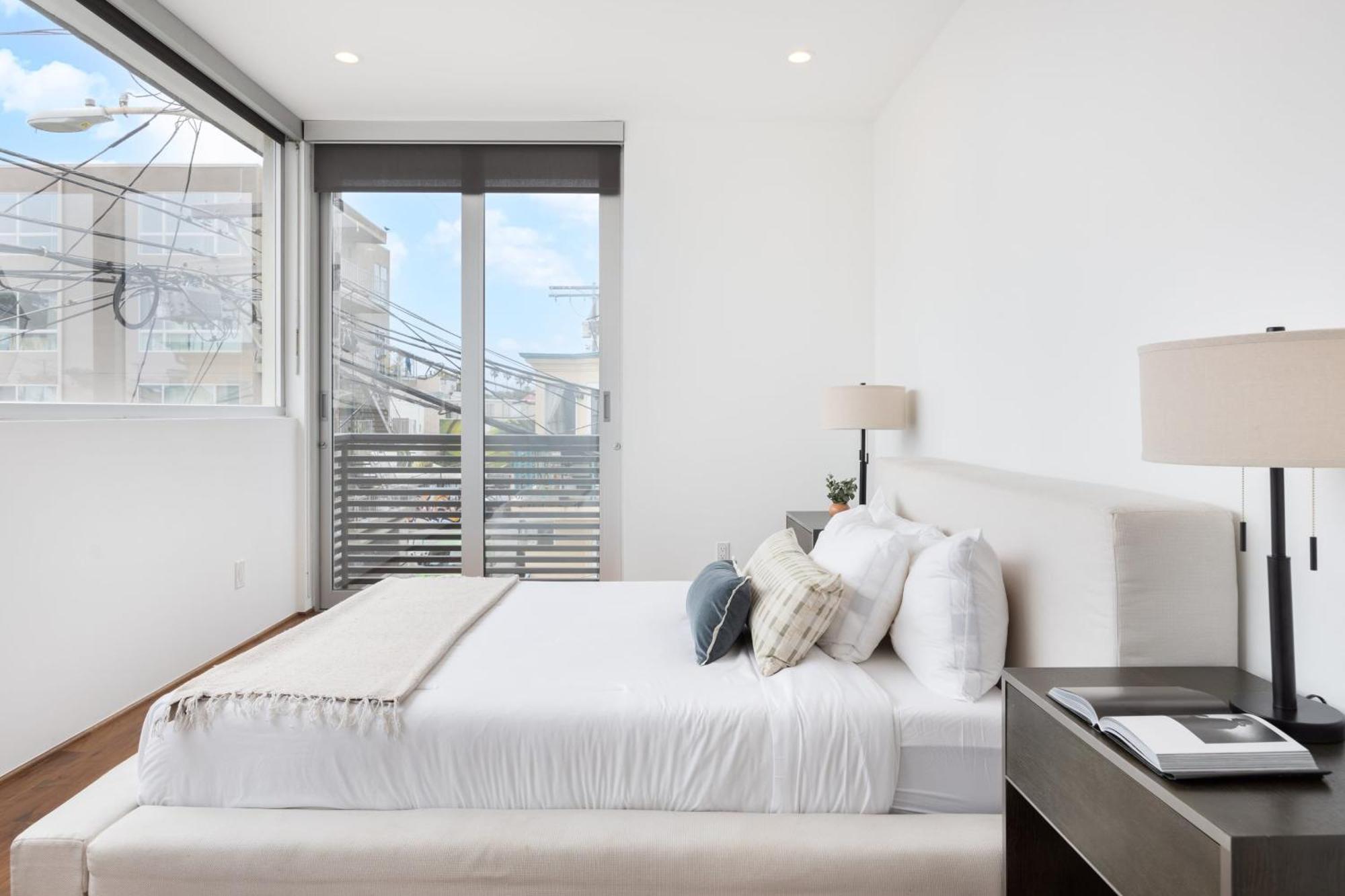 Holiday home Venice View By Avantstay Walk To Venice Beach Rooftop Ice Bath Luxe Design *